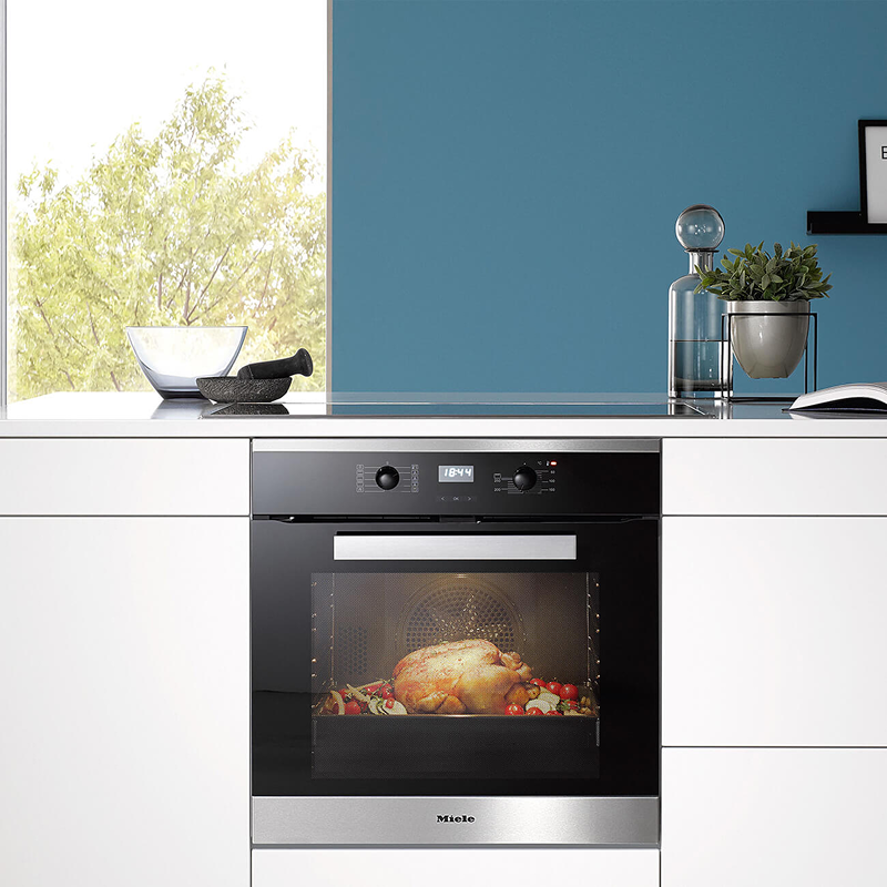 Miele oven front